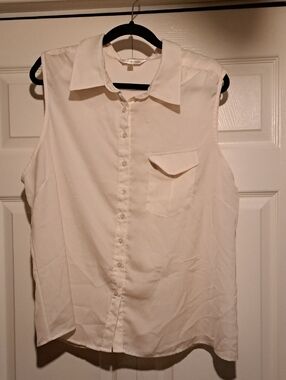 Traditions-Sleeveless Collared Button-Front Blouse in Cream